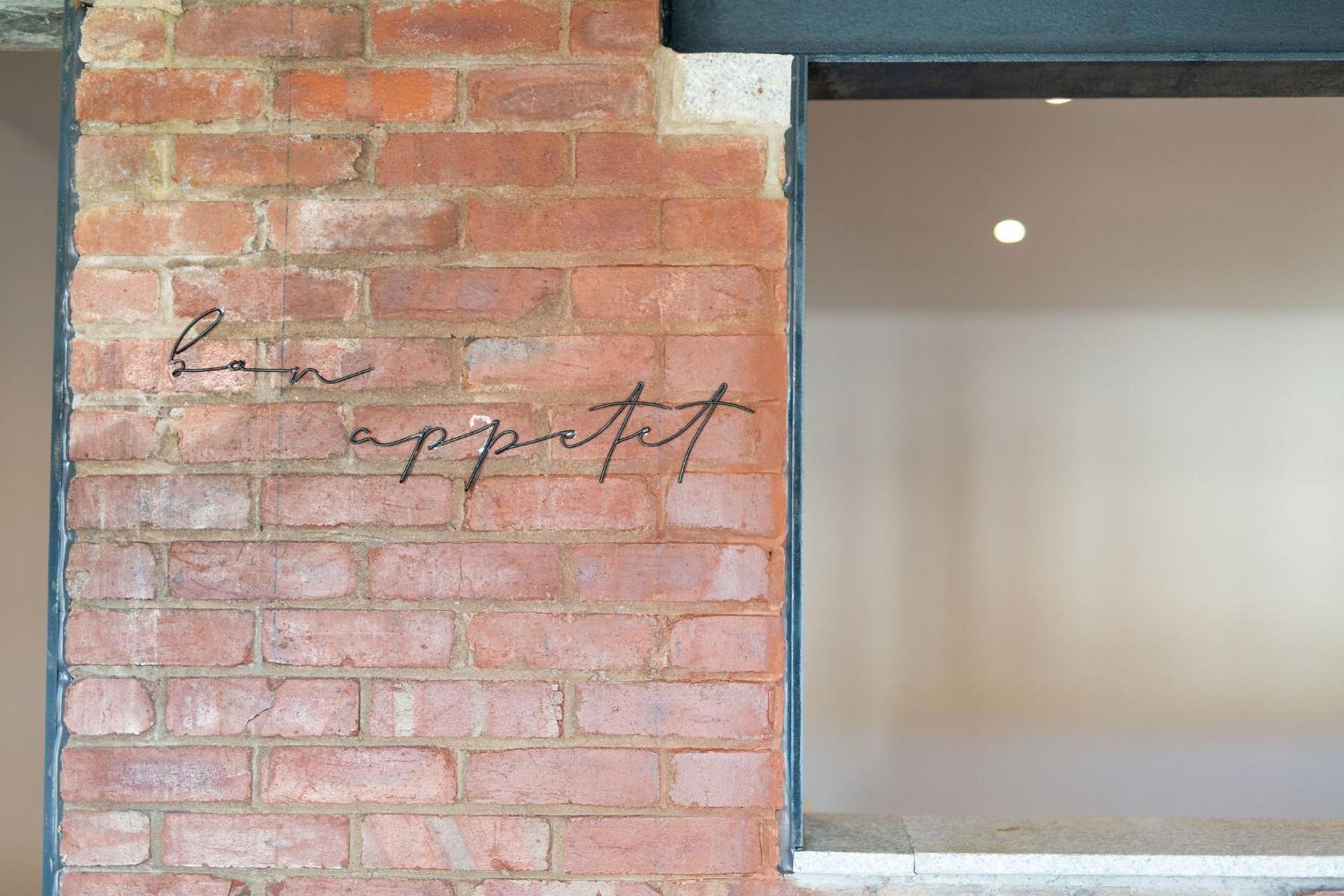 The Kingsway- 2 Bedroom Central Swansea Apartments By Stayright Exterior foto