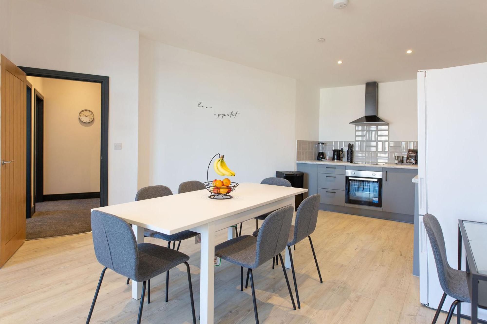The Kingsway- 2 Bedroom Central Swansea Apartments By Stayright Exterior foto